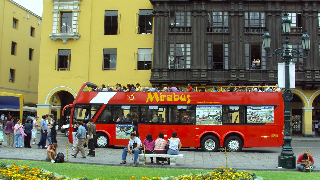 Mira Bus Lima